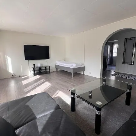 Apartment Super For Up To 5 People