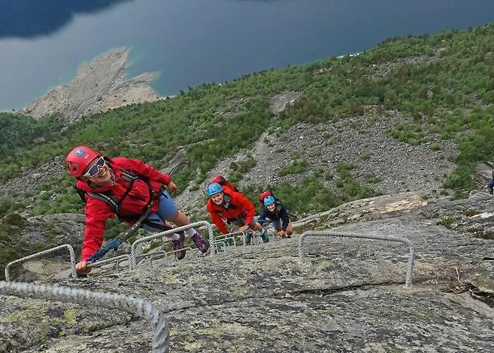 Trolltunga For Up To 5 People With Balcony