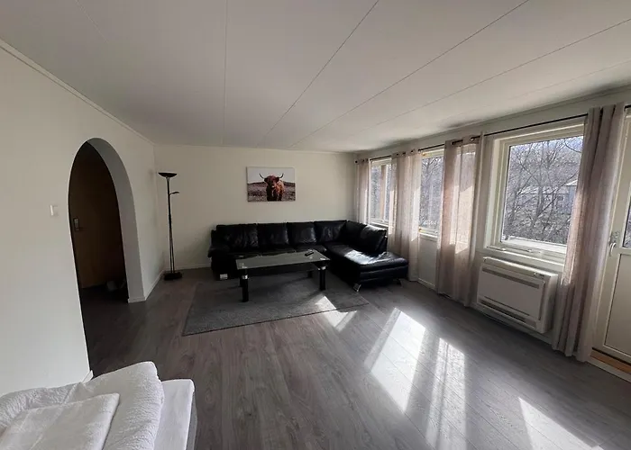 דירה Trolltunga For Up To 5 People With Balcony טיסדאל