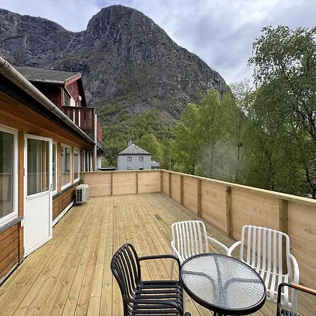 Apartament Trolltunga For Up To 5 People With Balcony Tyssedal